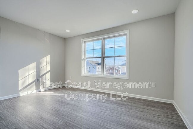 Building Photo - 4612 Schley Ave