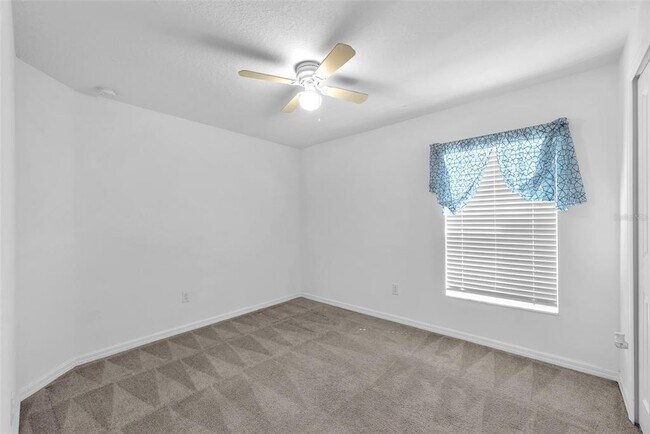 Building Photo - 5518 Blue Azure Dr