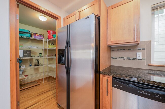 Building Photo - Greenwood Area Townhome!