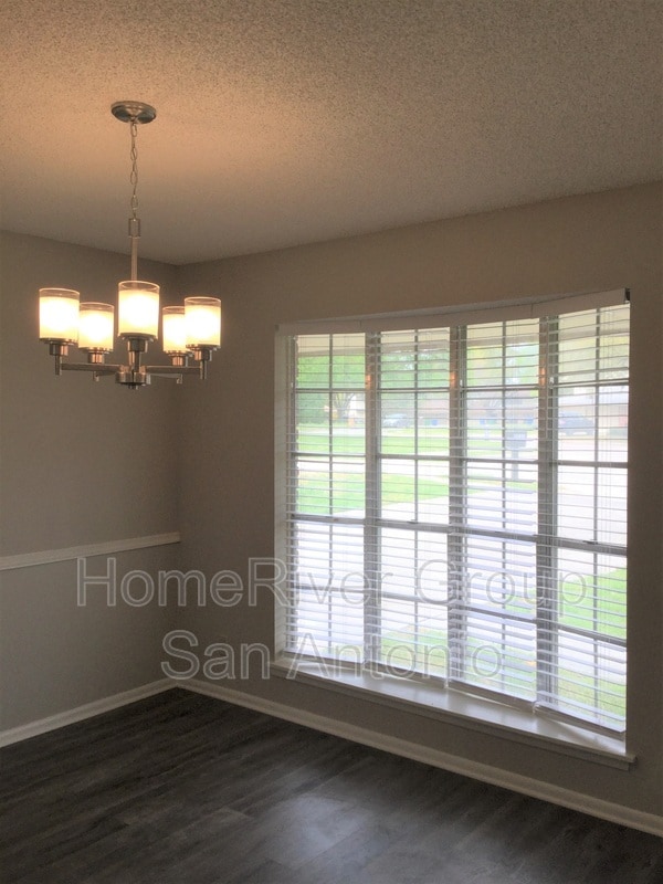 Building Photo - 3518 Pinebluff Dr