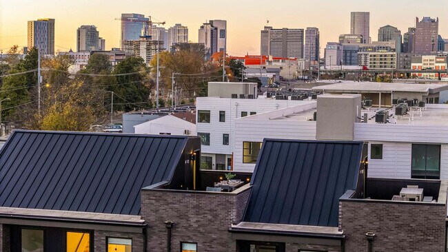 Building Photo - 1117 3rd Ave S