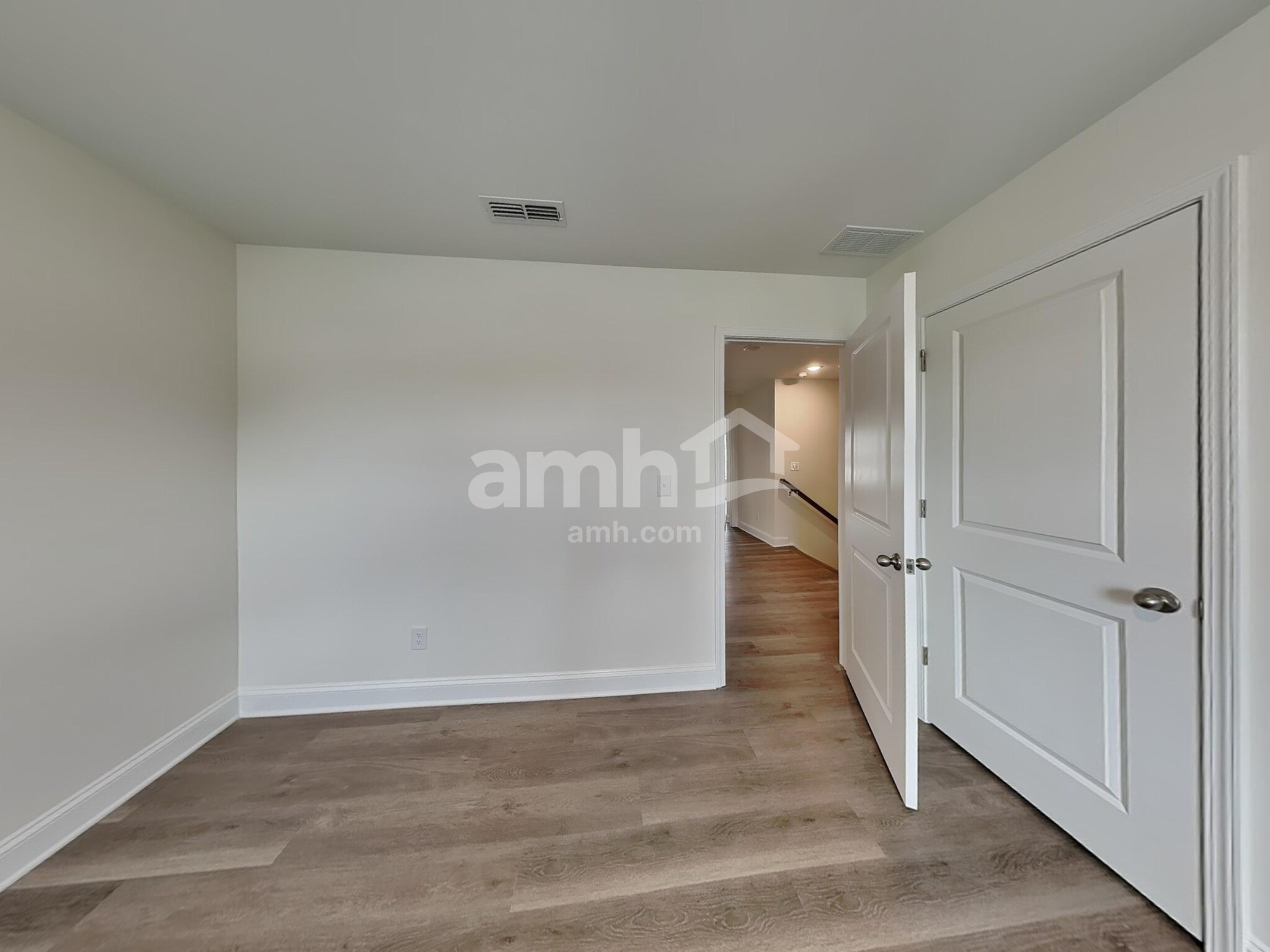 Building Photo - 3520 Lincoln Hts Ln