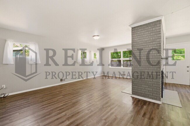 Building Photo - 730 N Chipper Ln