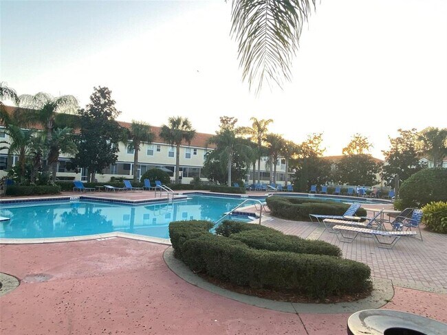Building Photo - 1308 S Beach Cir