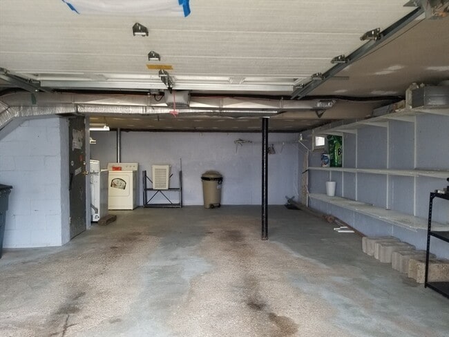Building Photo - 225 Governors Rd