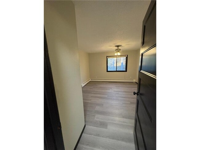 Building Photo - 907 Coulee Rd