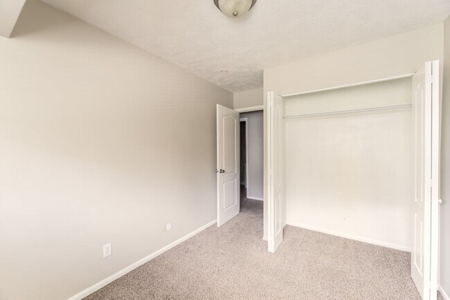 Building Photo - North Provo Duplex