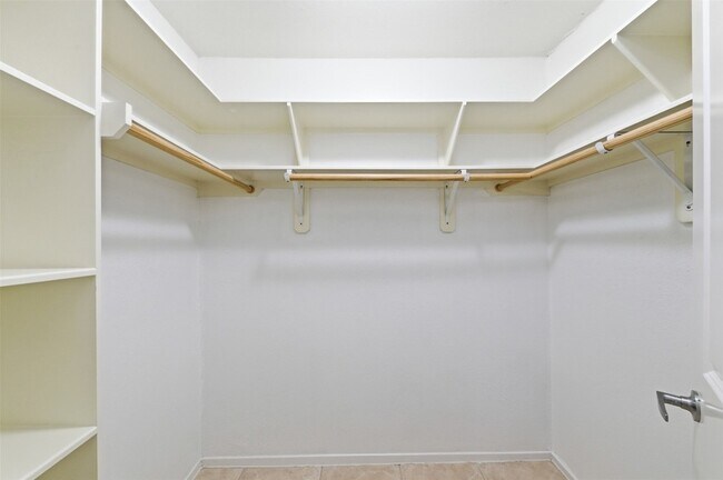 Building Photo - 12503 Newbrook Dr