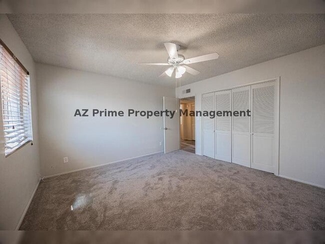 Building Photo - 1423 E Virginia Ave