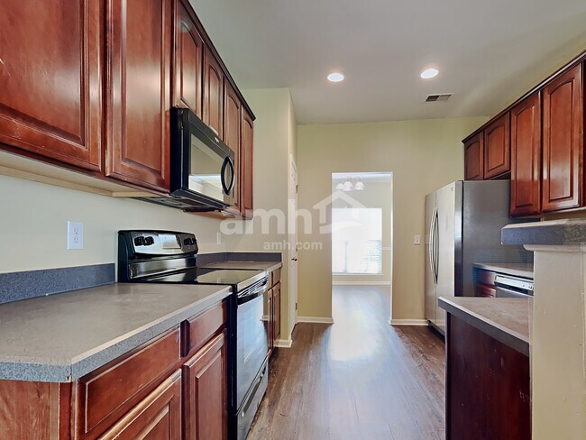 Building Photo - 503 Sparkleberry Ln