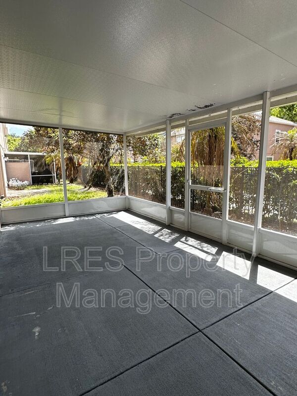 Building Photo - 2825 Cliffe Ct