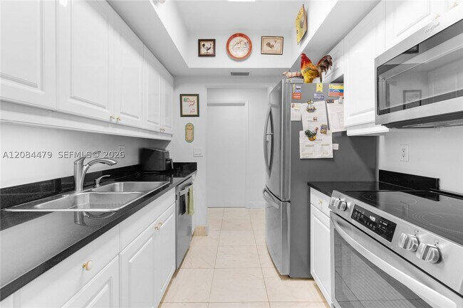 Building Photo - 21055 Yacht Club Dr