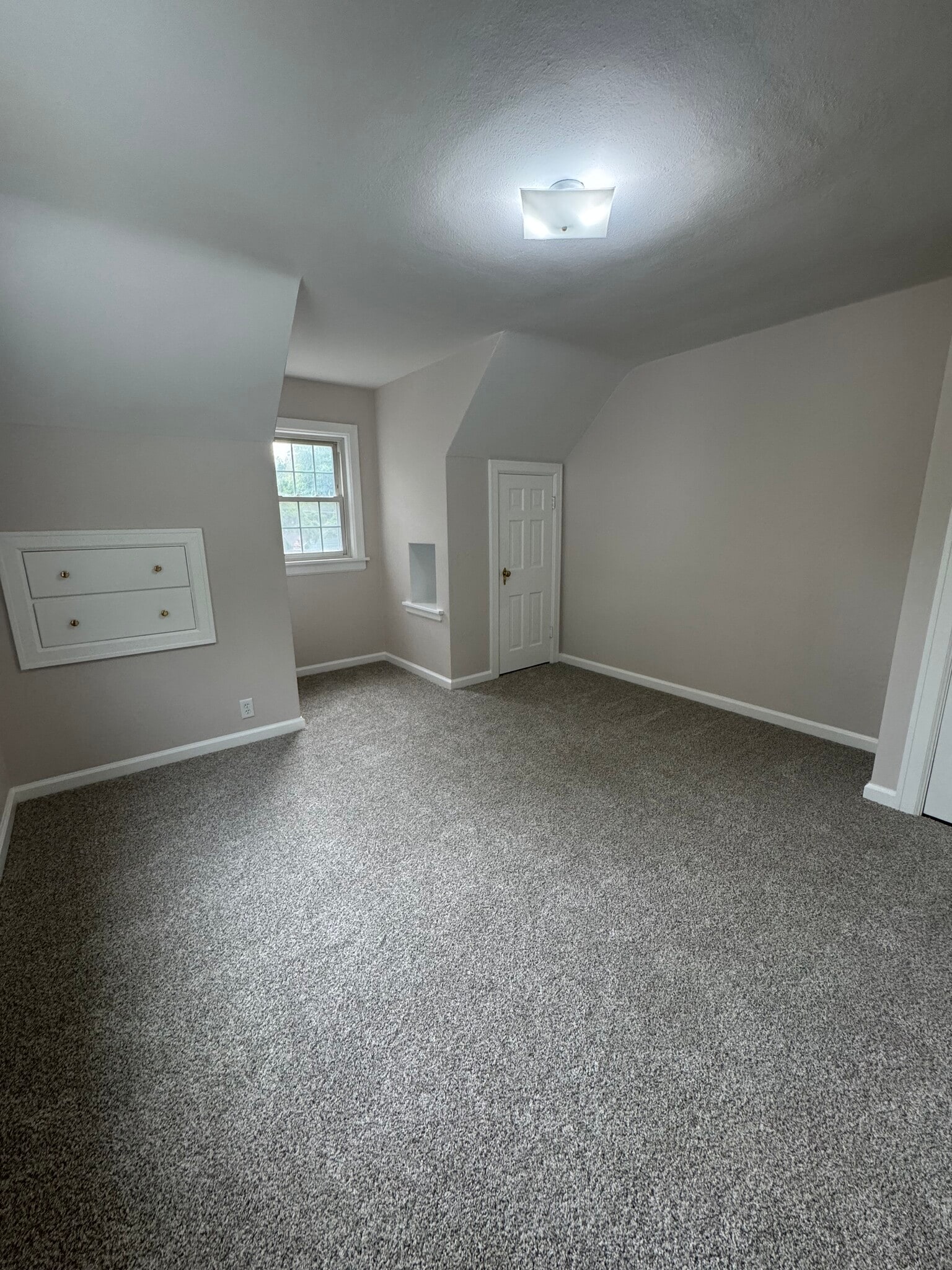 Building Photo - 809 Vine St