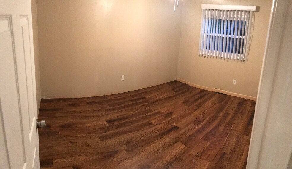 Building Photo - 24 Grandview Dr