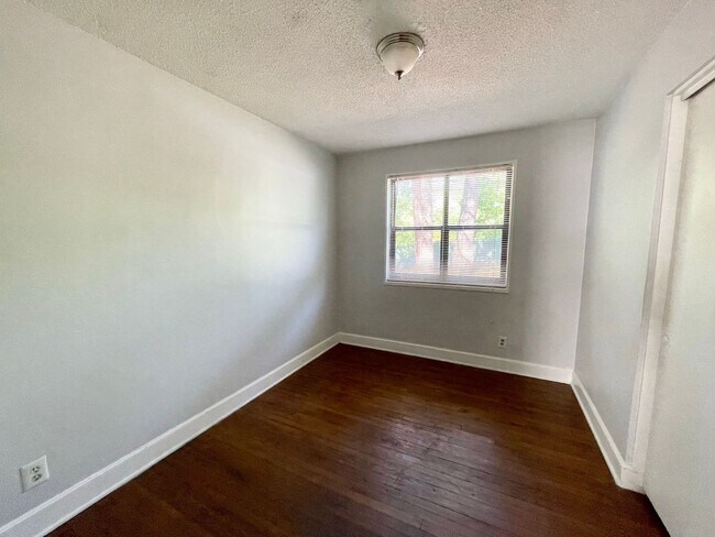 Building Photo - Hampton Hills subdivision. Close to Ft. Ja...