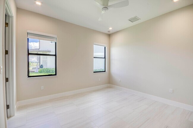 Building Photo - 10077 Heron Flock Dr
