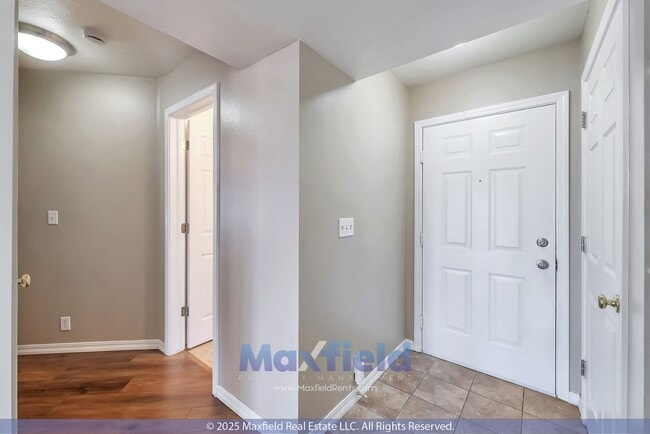 Building Photo - Stoney Brook Condos Unit #2 - 2BD - 2BTH 1GAR