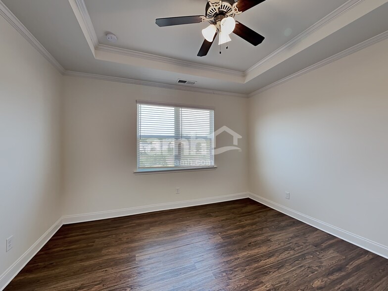 Building Photo - 5160 Smithbriar Dr