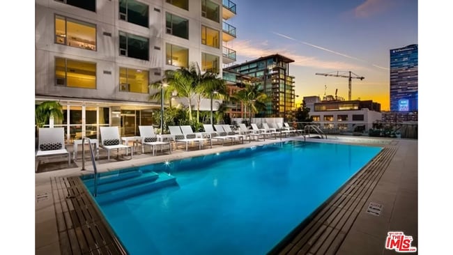 Building Photo - 1050 S Grand Ave