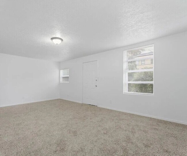 Building Photo - 0125-01