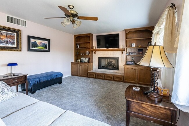 Building Photo - 2434 W Lompoc Ave