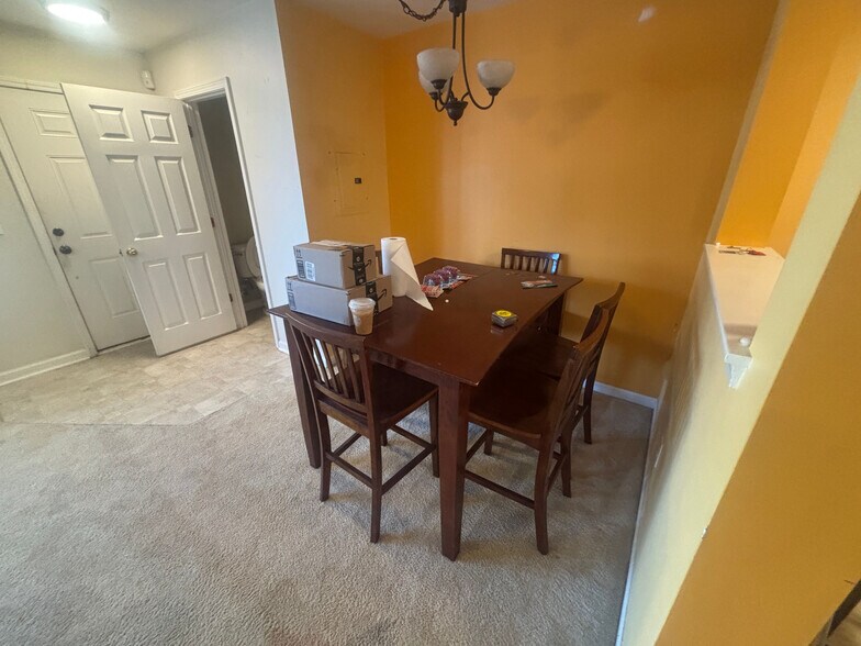 Building Photo - Room in Townhome on Ivory Run Way