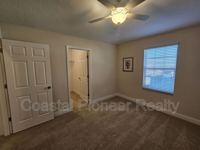 Building Photo - 11541 Crowned Sparrow Ln