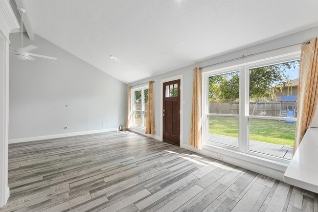 Building Photo - 16906 Rolling Acres Dr