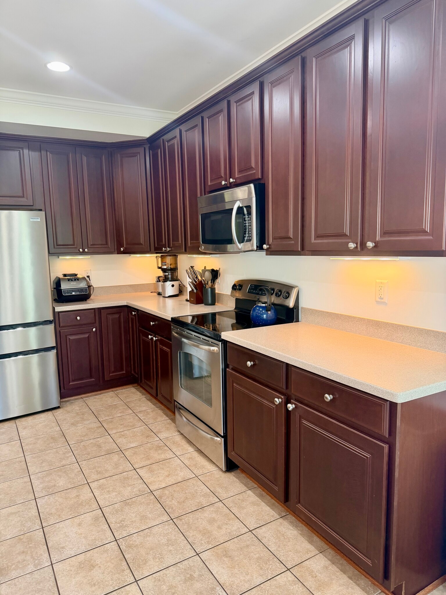 Building Photo - 9360B Esplanade Ct