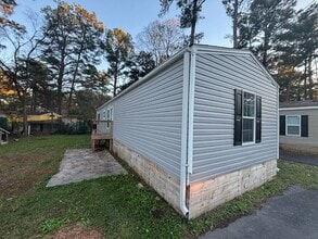 Building Photo - 3150 Plateau Dr
