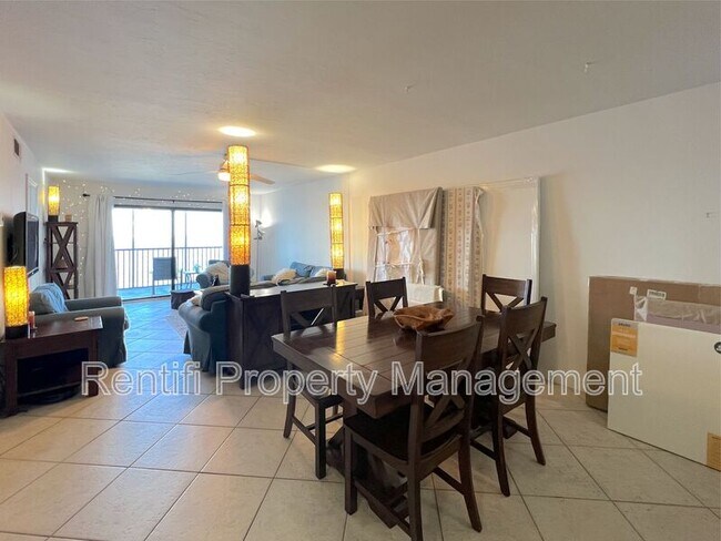 Building Photo - 2711 First Street