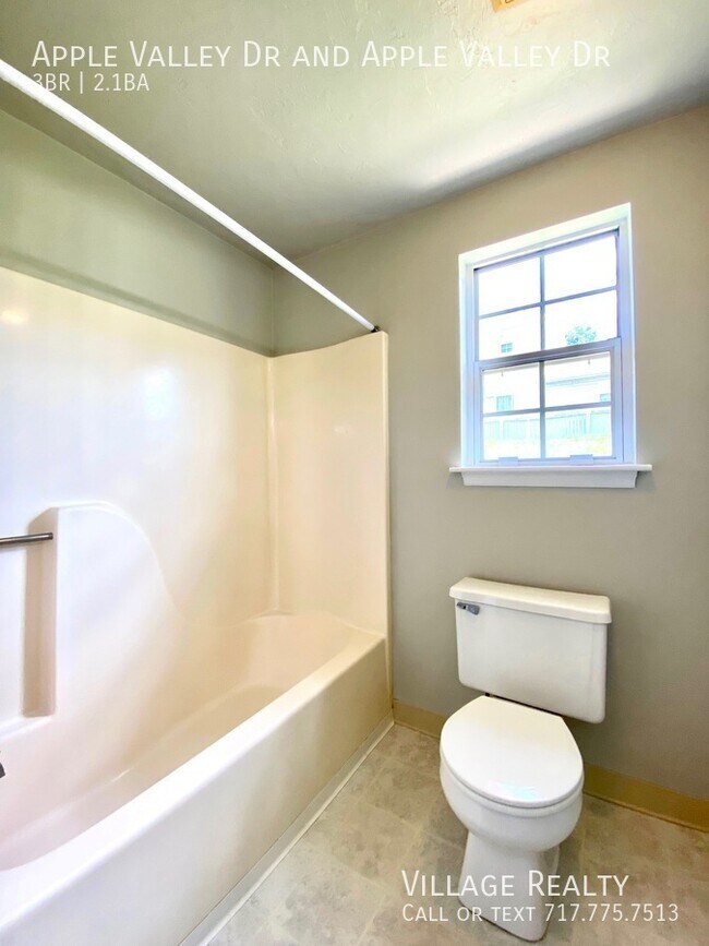 Building Photo - 818 Apple Valley Dr