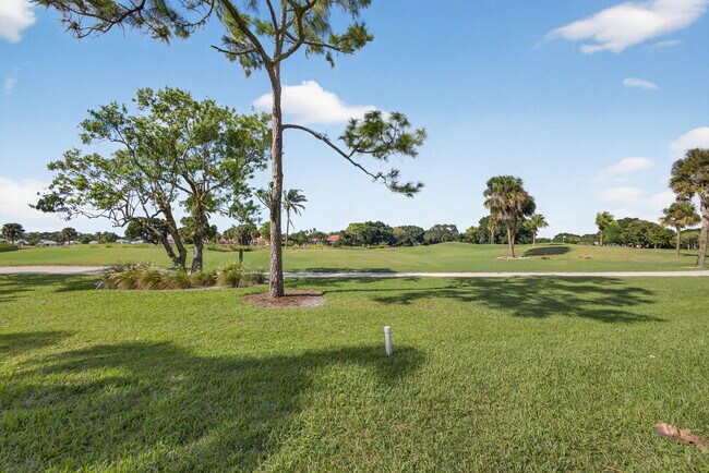 Building Photo - 773 Windermere Way