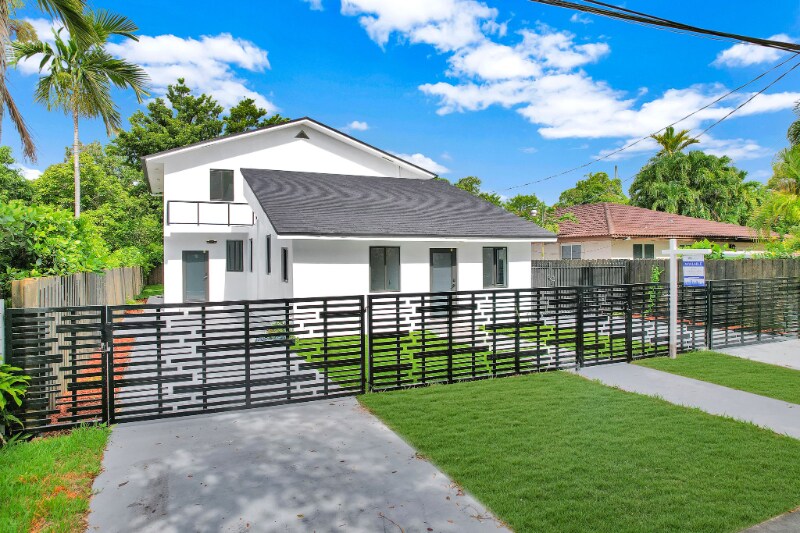 Building Photo - 972 SW 44th Ave