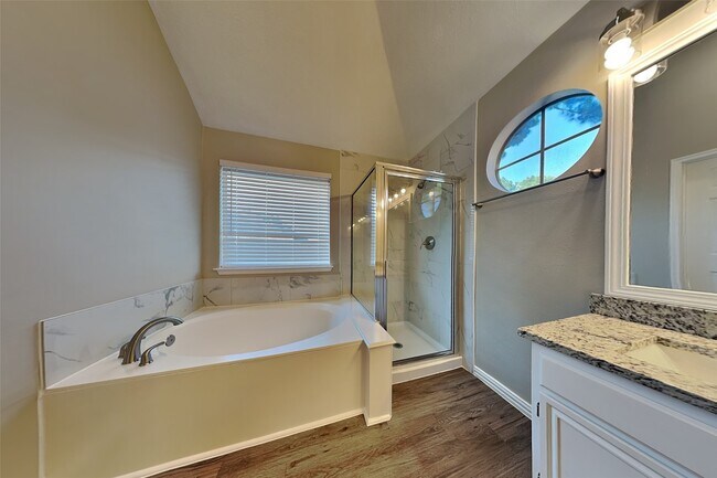 Building Photo - 15142 Red Cedar Cove Ln