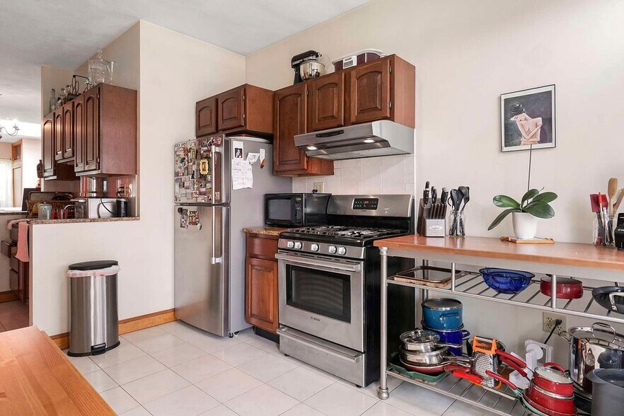 Building Photo - 67 Baldwin St