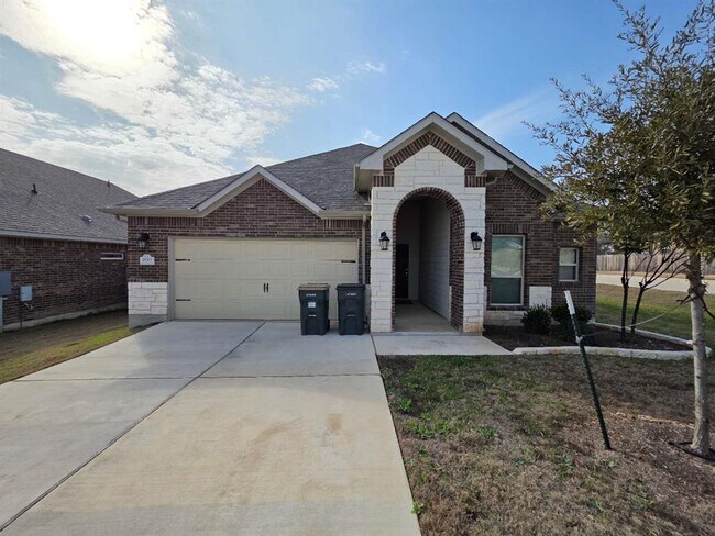 Building Photo - 200 Scenic Hills Cir