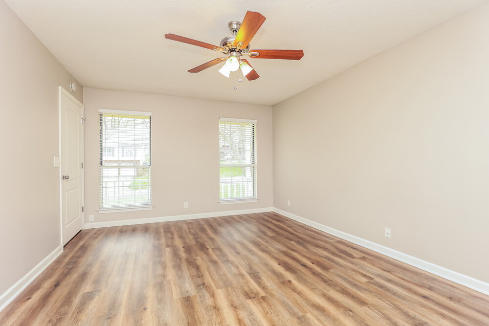 Building Photo - 642 Knollwood Dr