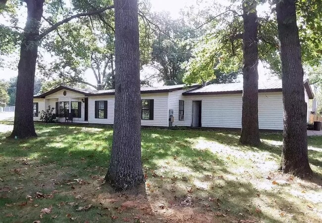 Primary Photo - 3 Br Home Available in Nice Neighborhood J...