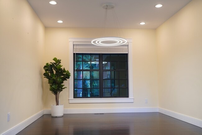 Building Photo - 3839-3136 136th Ave NE