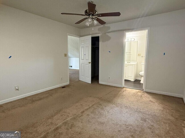 Building Photo - 8439 Lake Dr