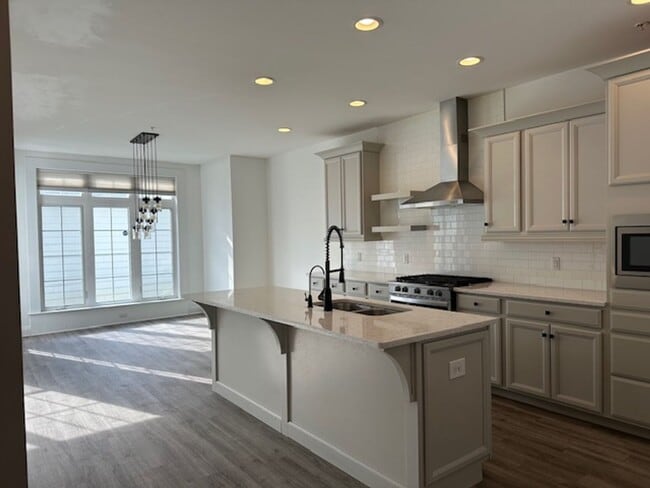 Building Photo - 205 Hoke Farm Way