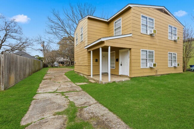 Building Photo - 1114 1st Ave N