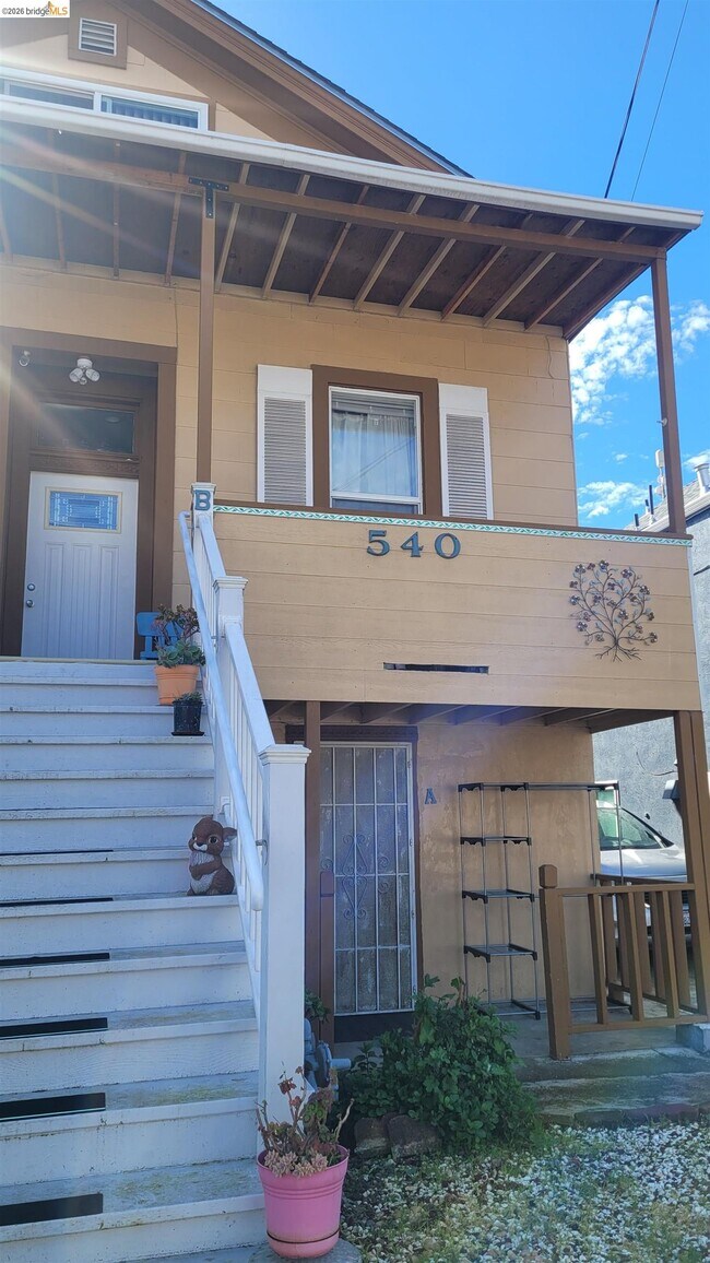 Building Photo - 540 Palace Ct