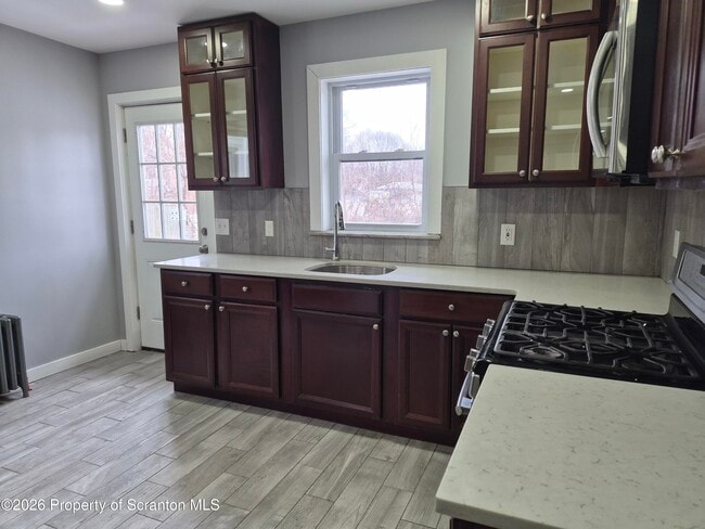 Building Photo - 124 Willow St