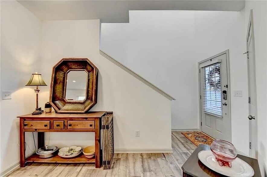 Building Photo - 27 Wesley Way