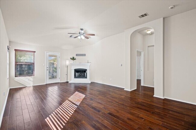 Building Photo - 15628 Interlachen Dr