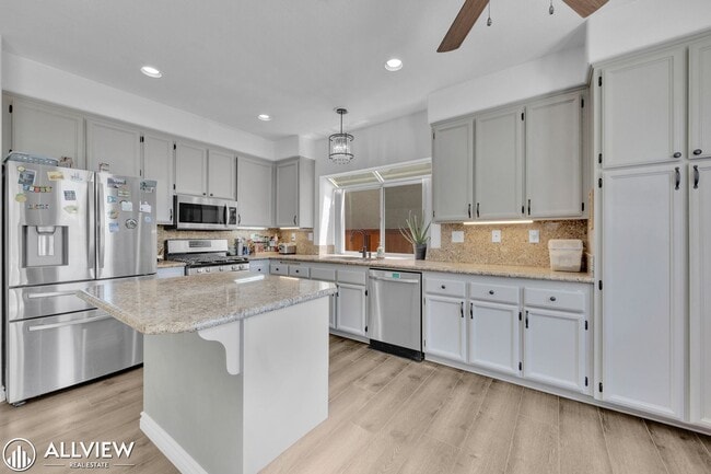 Building Photo - 2385 Country View Glen