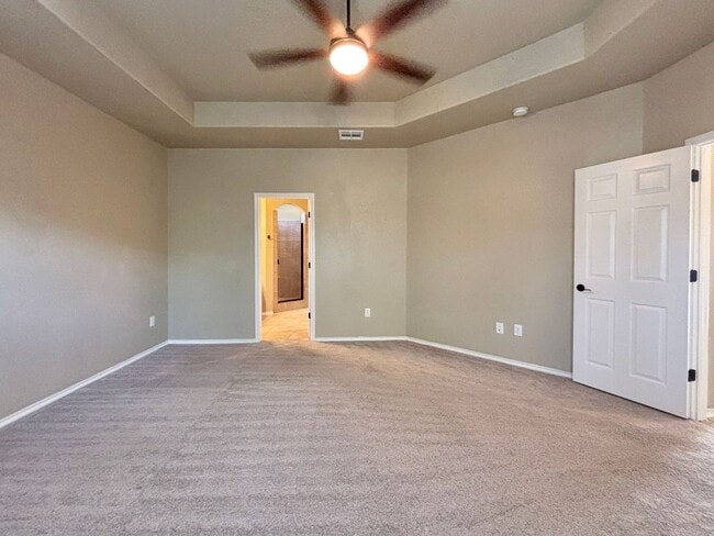 Building Photo - A beautifully maintained 3-bedroom, 2-bath oasis nestled right off 1604 and FM 1976 in Converse!