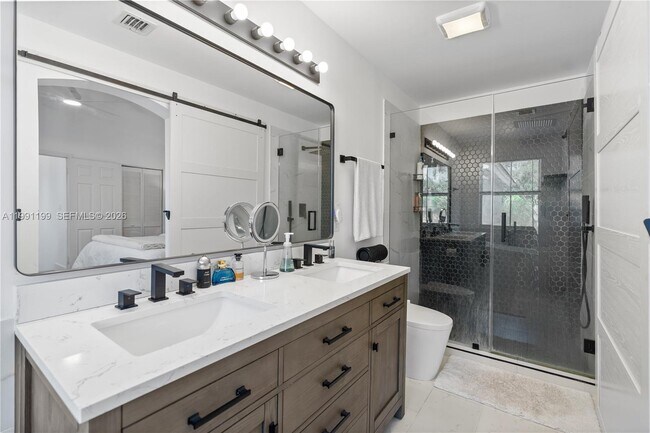 Building Photo - 1120 Canella Ln